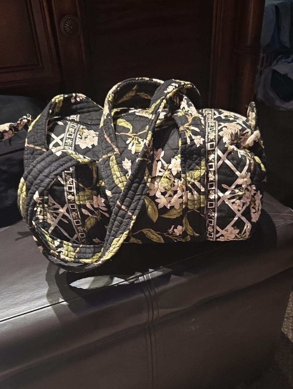 Vera Bradley ~ Black & White Floral Design w/ Green Leaves/ Quilted Shoulder Bag